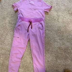 Figs Women's Pink Scrub Set